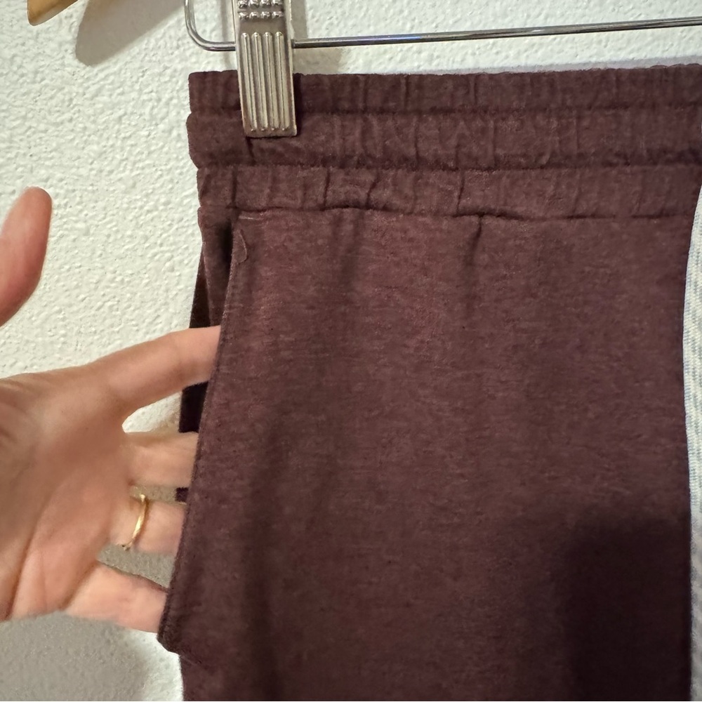 Vuori Performance Jogger Dreamknit Ruby Heather A… - image 6